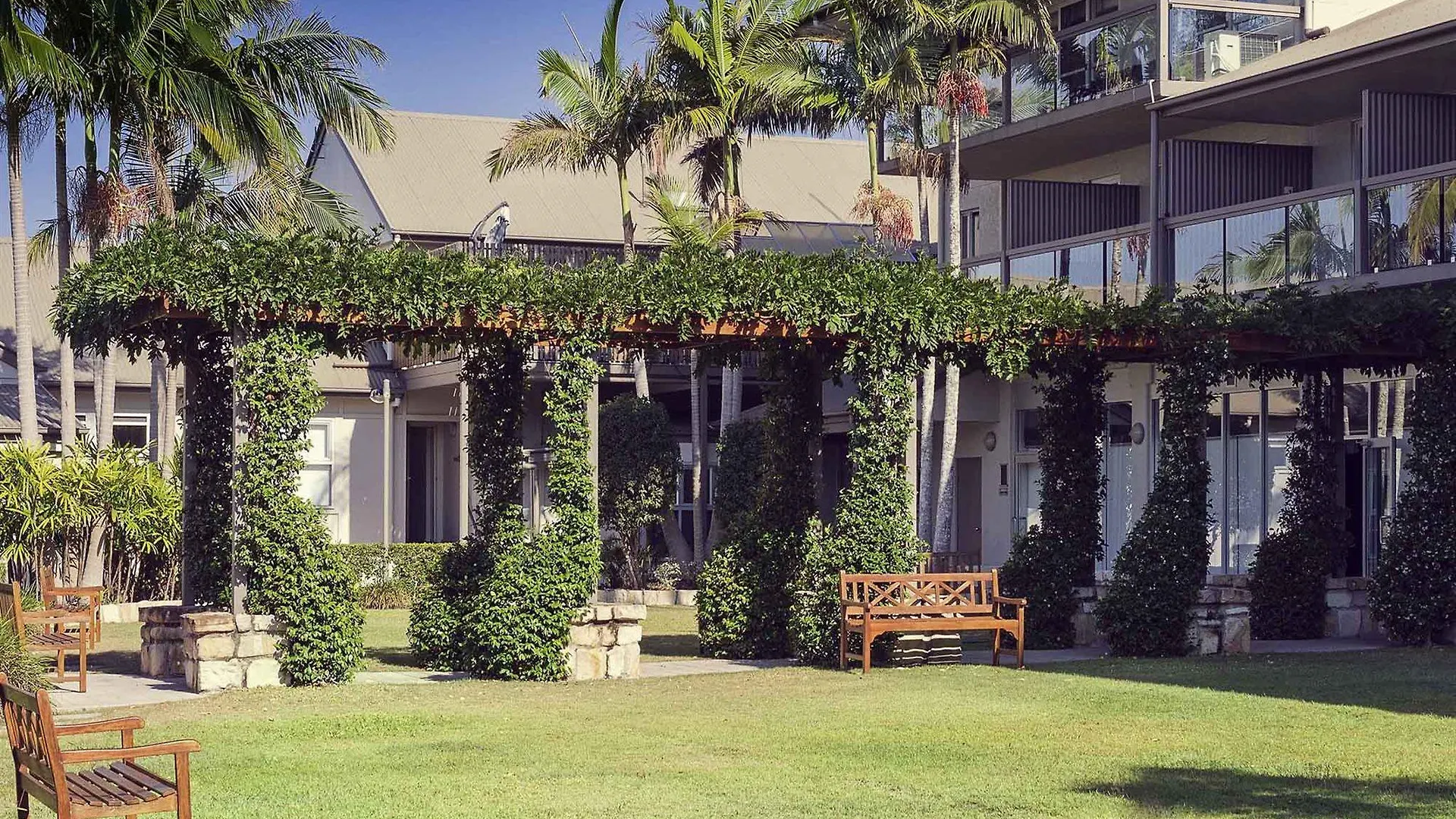 Hotel Mercure Clear Mountain Lodge Mount Samson