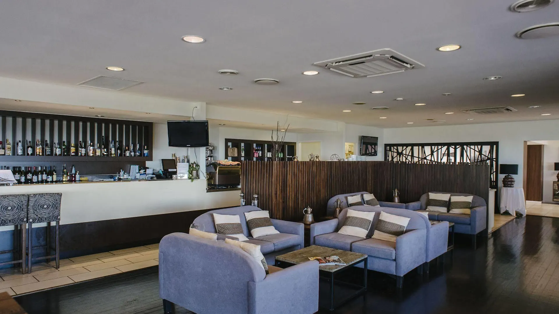 Mercure Clear Mountain Lodge Mount Samson 4*,  Australia