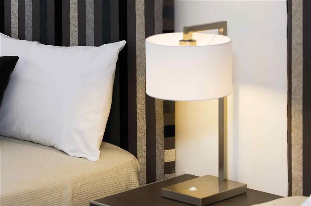 Mercure Clear Mountain Lodge Mount Samson 4*,  Australia