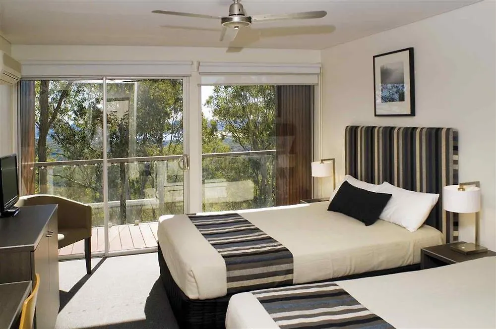Mercure Clear Mountain Lodge Mount Samson Hotel